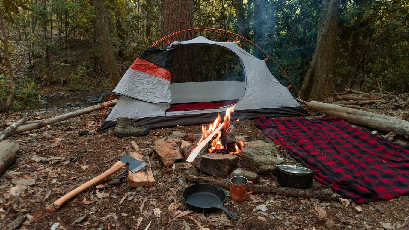 The Ultimate Guide to Primitive Camping: Embrace Nature in Its Purest Form - KEUTEK